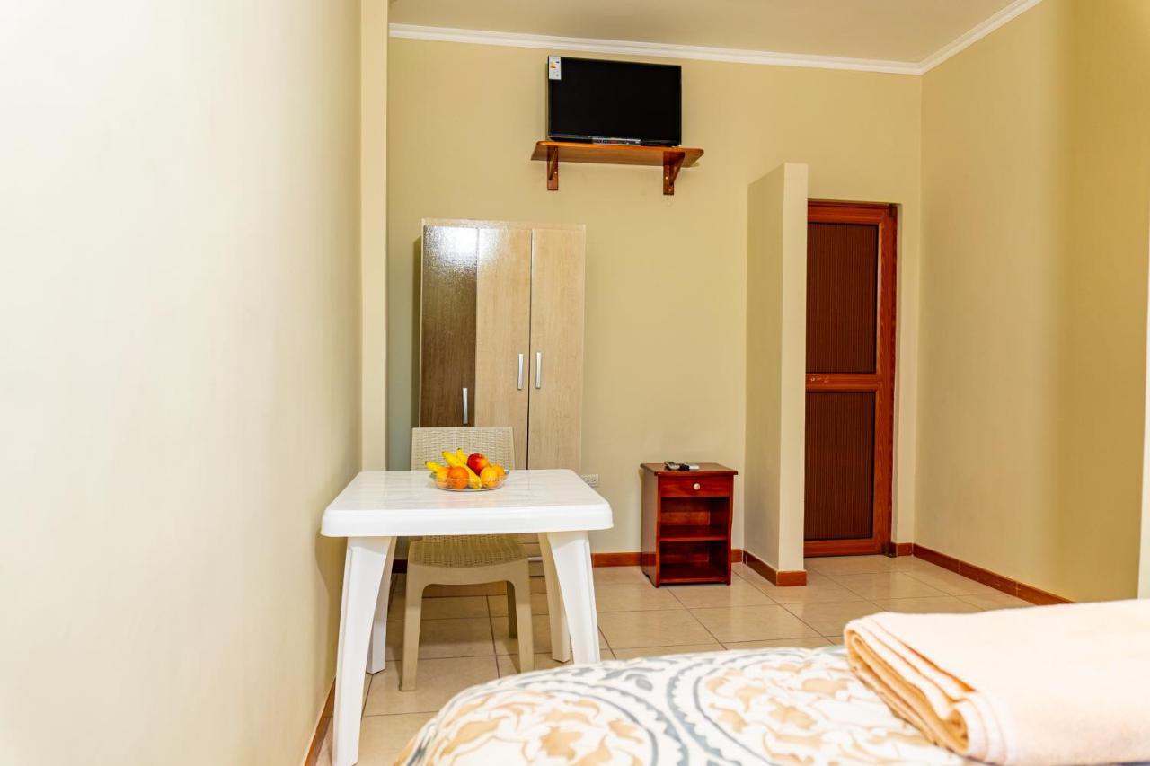 Cucuve Eco Hostal Puerto Baquerizo Moreno Luaran gambar